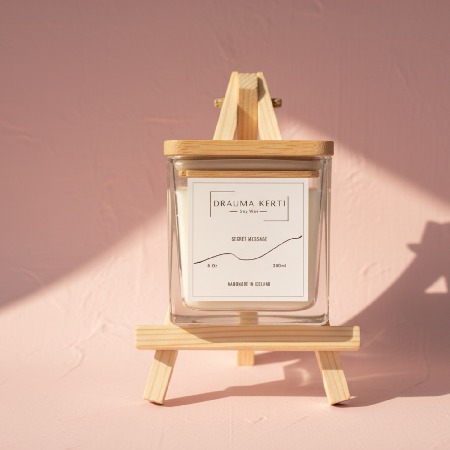 Sérsniðið kerti með QR-kóða og falnum skilaboðum